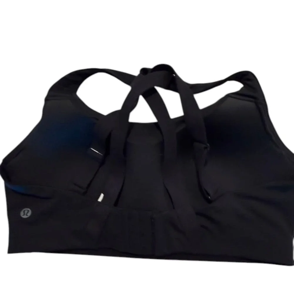 Lululemon Black Energy Sports Bra Size 36D Gym Workout Supportive Comfortable